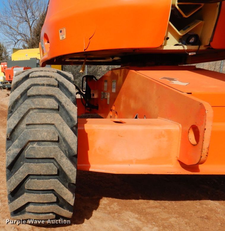 image for item IK9802 2006 JLG 400S  boom lift