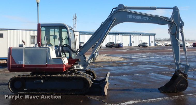 image for item IK9821 1998 Takeuchi TB070  excavator