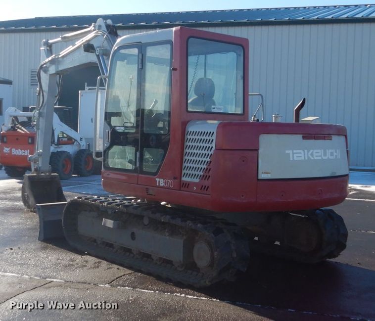 image for item IK9821 1998 Takeuchi TB070  excavator