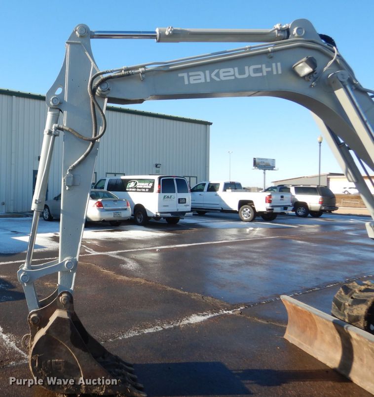 image for item IK9821 1998 Takeuchi TB070  excavator