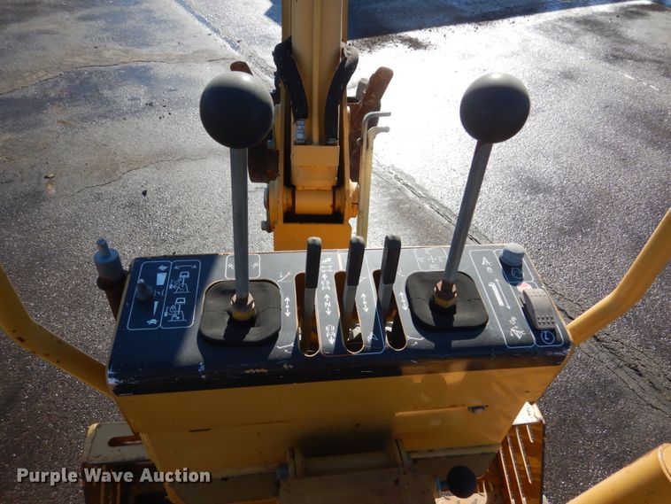 image for item IK9822 2005 Vermeer RT1250  trencher