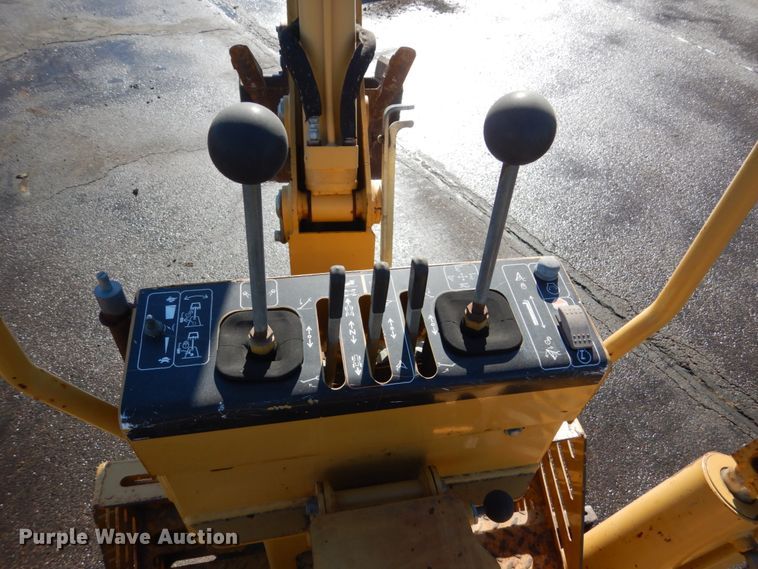 image for item IK9822 2005 Vermeer RT1250  trencher