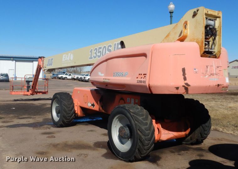 image for item IK9827 2003 JLG 1350SJP  boom lift