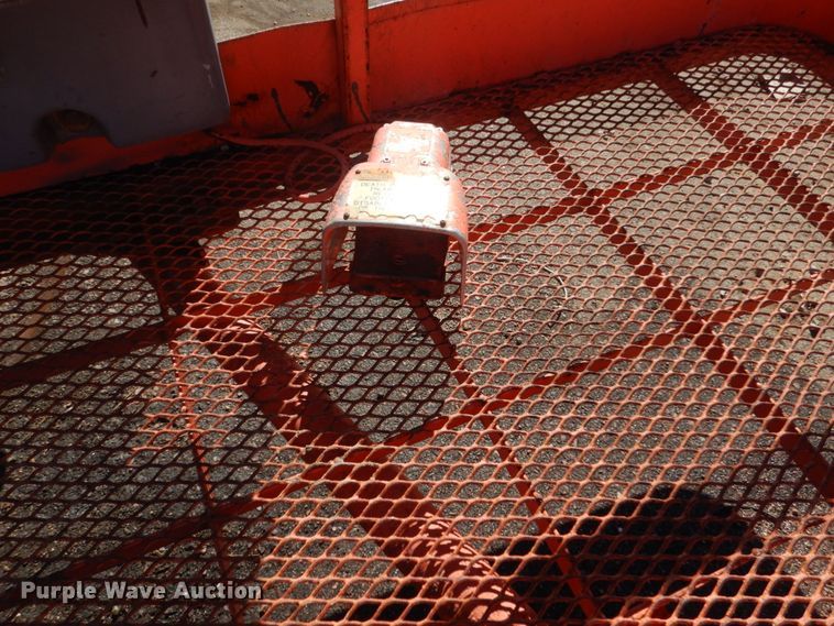 image for item IK9827 2003 JLG 1350SJP  boom lift