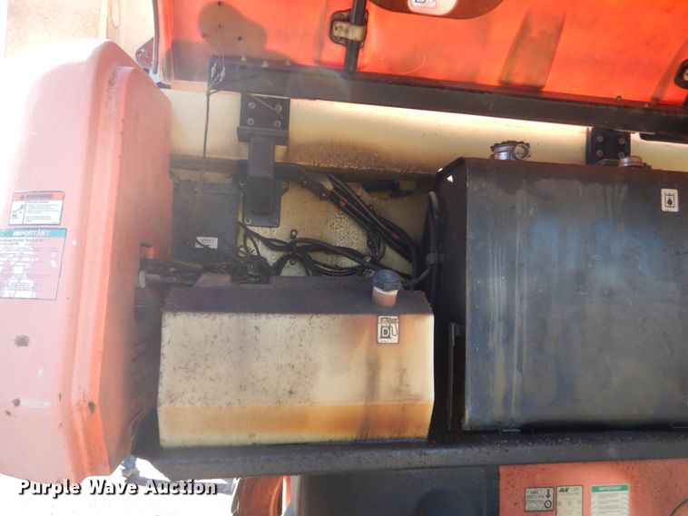 image for item IK9827 2003 JLG 1350SJP  boom lift