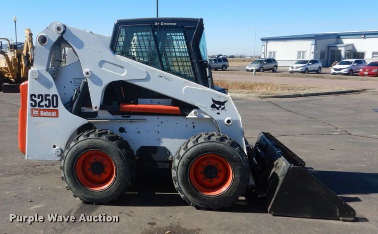 image for item IK9828 2006 Bobcat S250  skid steer loader