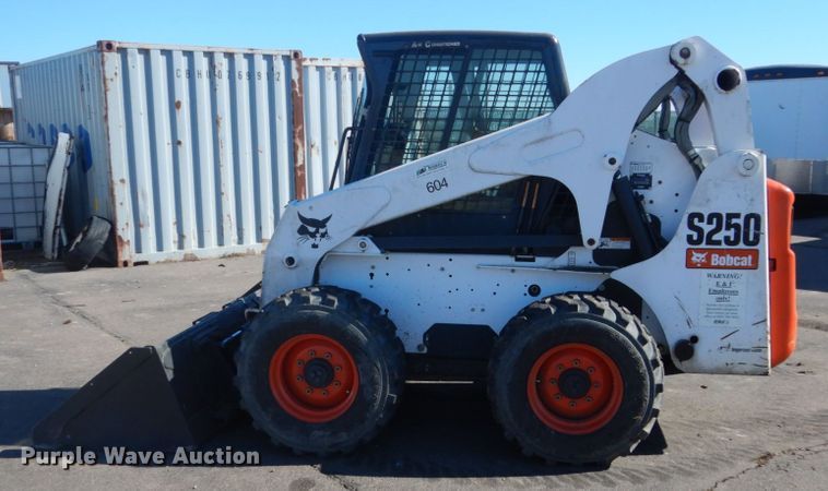 image for item IK9828 2006 Bobcat S250  skid steer loader