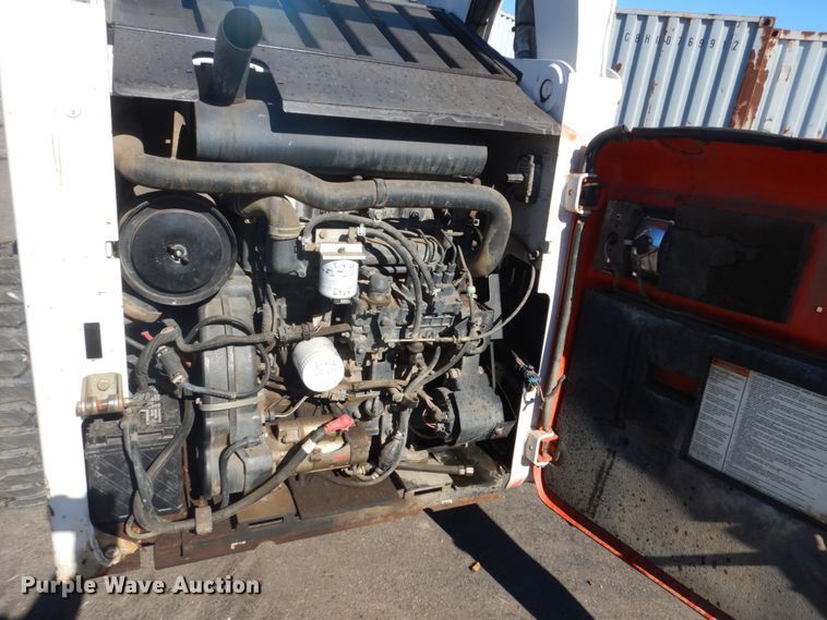 image for item IK9828 2006 Bobcat S250  skid steer loader