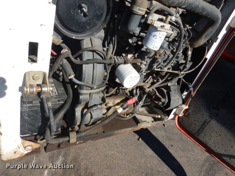 image for item IK9828 2006 Bobcat S250  skid steer loader