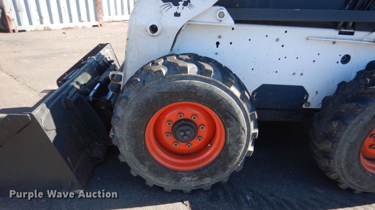 image for item IK9828 2006 Bobcat S250  skid steer loader