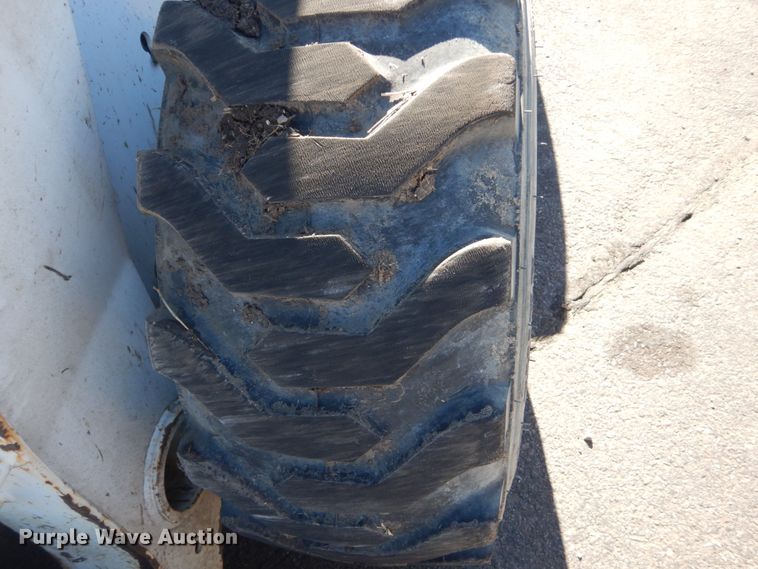 image for item IK9828 2006 Bobcat S250  skid steer loader