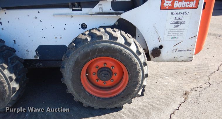 image for item IK9828 2006 Bobcat S250  skid steer loader