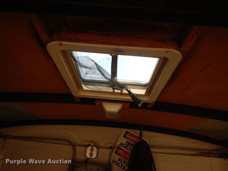 image for item IK9843 2006 Fabrique CM716TA2 enclosed cargo trailer