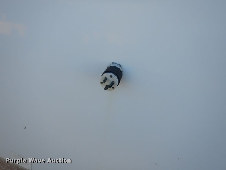 image for item IK9843 2006 Fabrique CM716TA2 enclosed cargo trailer