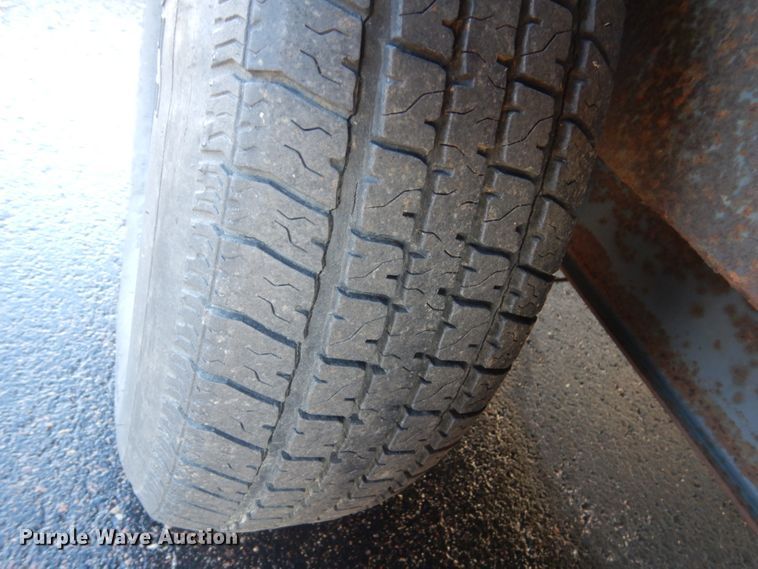 image for item IK9843 2006 Fabrique CM716TA2 enclosed cargo trailer