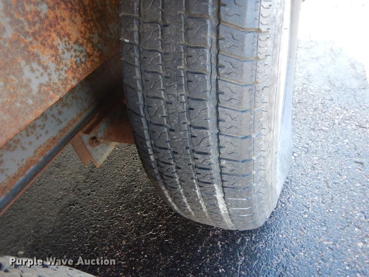 image for item IK9843 2006 Fabrique CM716TA2 enclosed cargo trailer