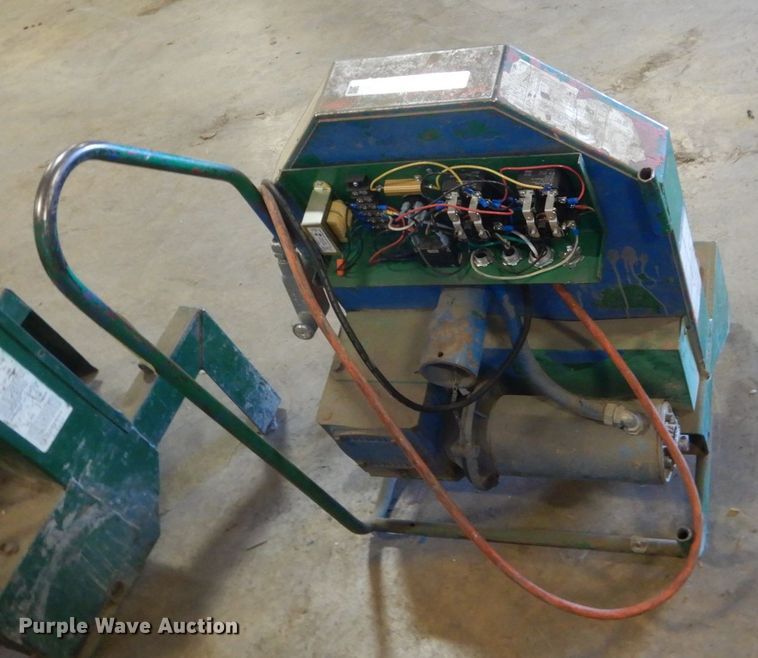 image for item IK9883 (3) Greenlee 555 conduit benders