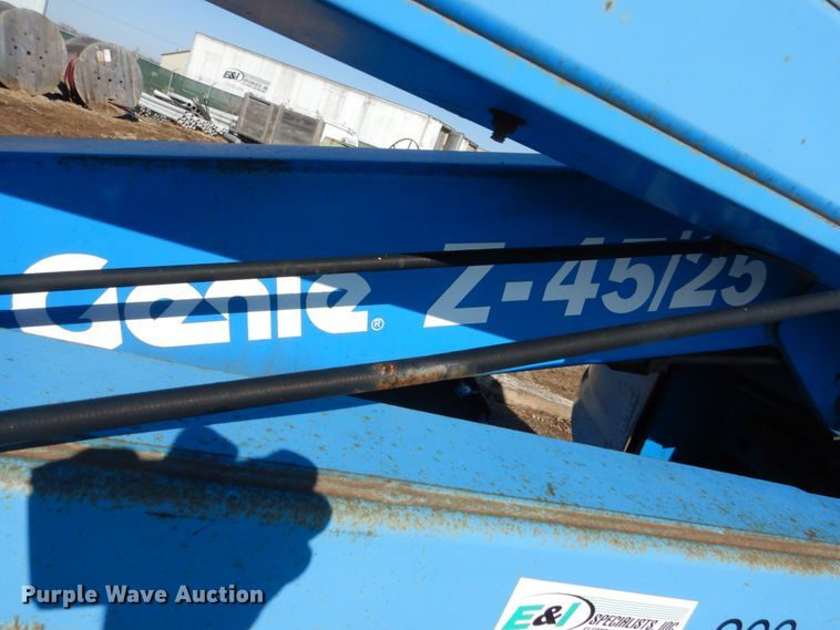 image for item IK9915 2002 Genie Z45/25  boom lift