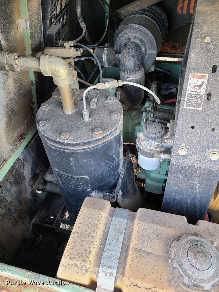 image for item IK9951 Sullair 185  air compressor