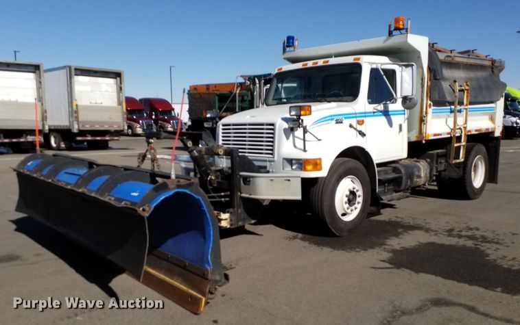 image for item IP9074 2002 International 4900  dump truck