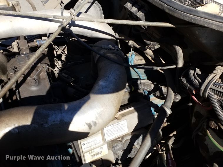 image for item IP9074 2002 International 4900  dump truck