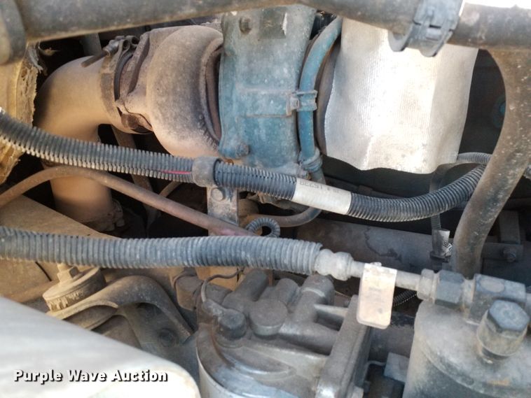 image for item IP9074 2002 International 4900  dump truck