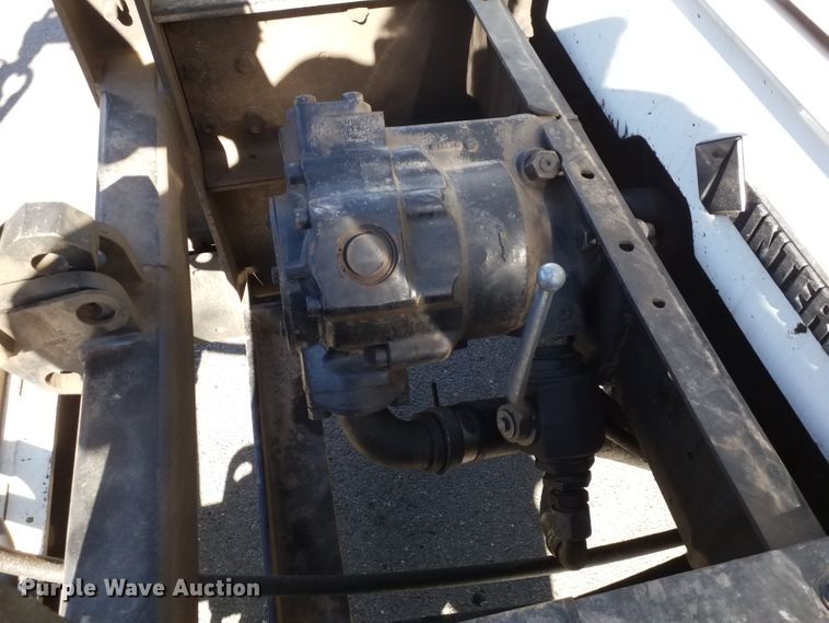 image for item IP9074 2002 International 4900  dump truck