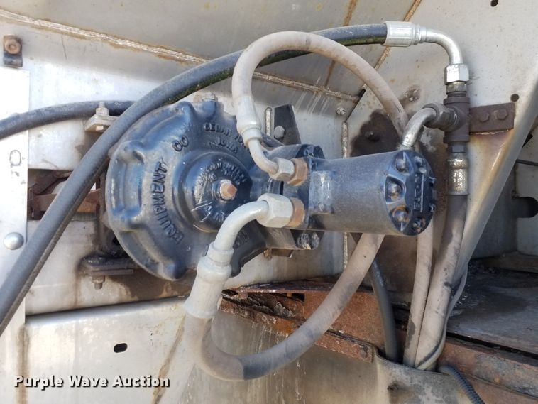 image for item IP9074 2002 International 4900  dump truck