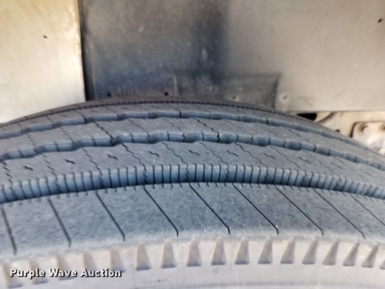 image for item IP9074 2002 International 4900  dump truck