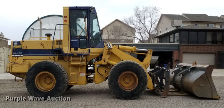 image for item IP9075 1994 Komatsu WA250  wheel loader