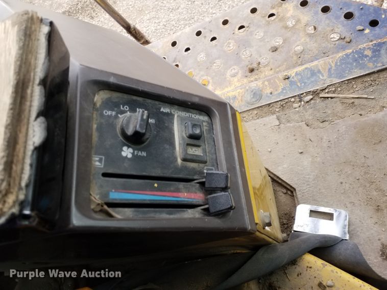 image for item IP9075 1994 Komatsu WA250  wheel loader