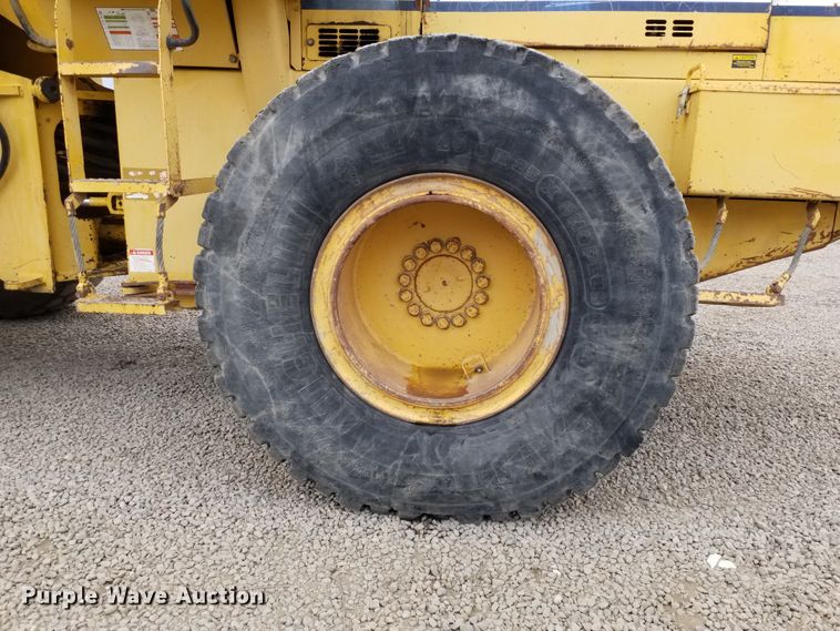image for item IP9075 1994 Komatsu WA250  wheel loader