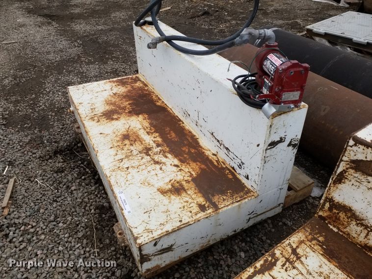 image for item IP9076 (4) fuel tanks