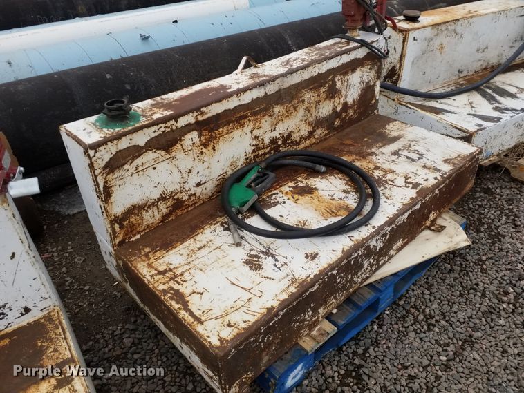 image for item IP9076 (4) fuel tanks