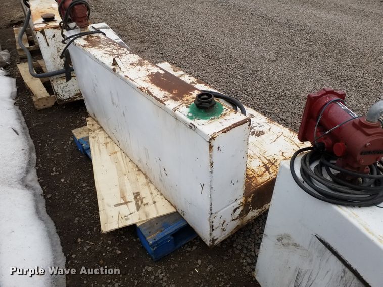 image for item IP9076 (4) fuel tanks