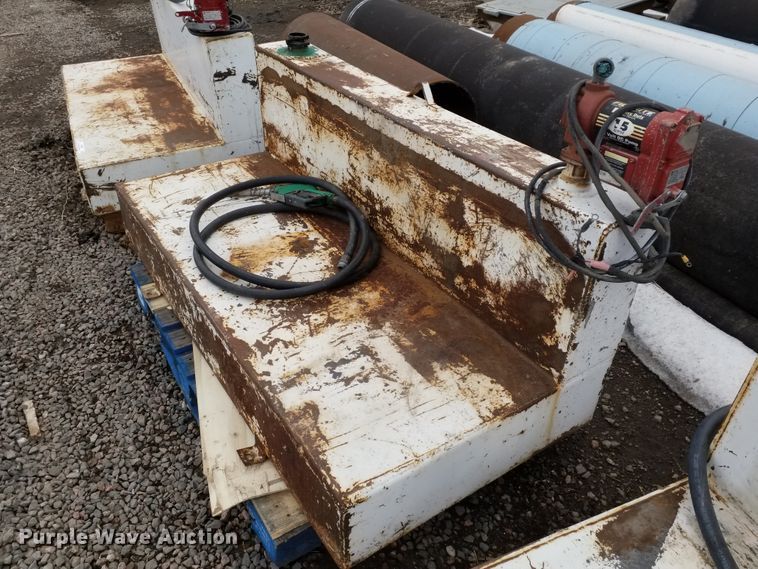 image for item IP9076 (4) fuel tanks