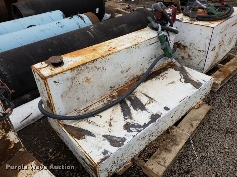 image for item IP9076 (4) fuel tanks