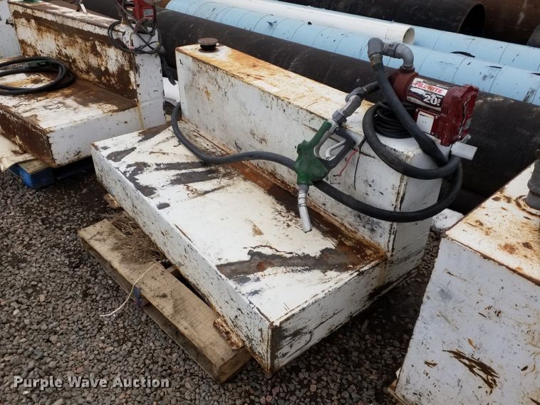 image for item IP9076 (4) fuel tanks