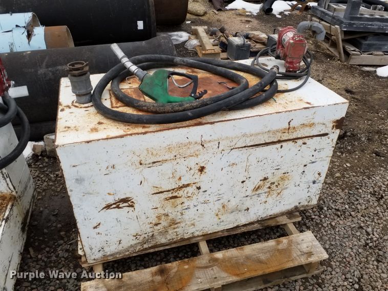 image for item IP9076 (4) fuel tanks