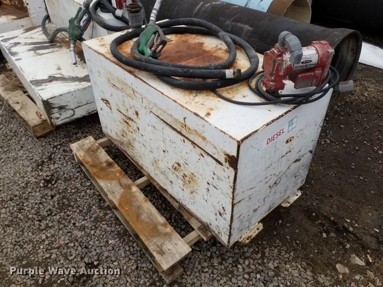 image for item IP9076 (4) fuel tanks