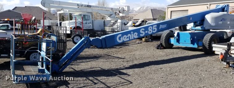 image for item IP9090 2002 Genie S-85  boom lift