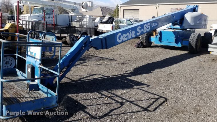image for item IP9090 2002 Genie S-85  boom lift