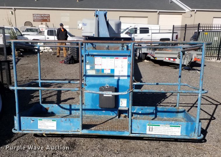 image for item IP9090 2002 Genie S-85  boom lift