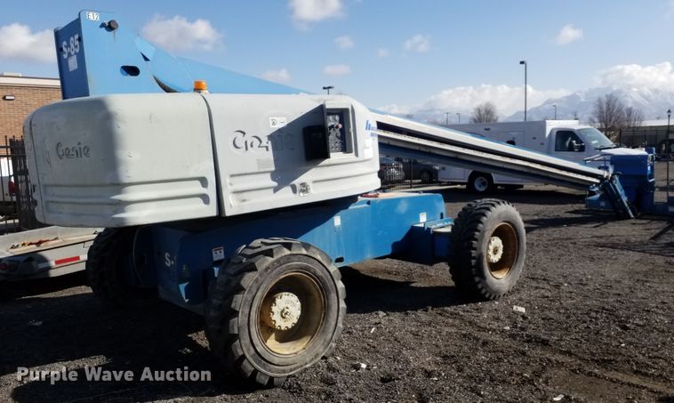 image for item IP9090 2002 Genie S-85  boom lift