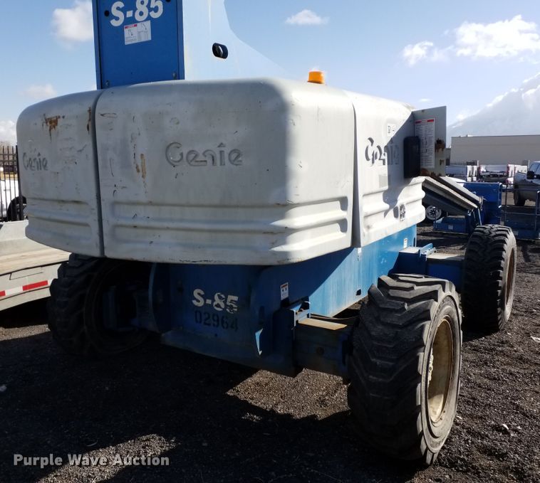 image for item IP9090 2002 Genie S-85  boom lift