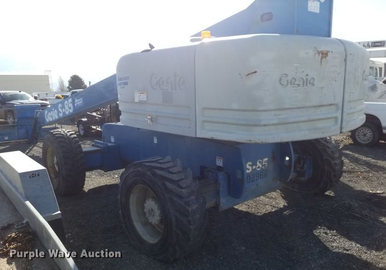 image for item IP9090 2002 Genie S-85  boom lift
