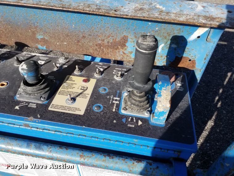 image for item IP9090 2002 Genie S-85  boom lift