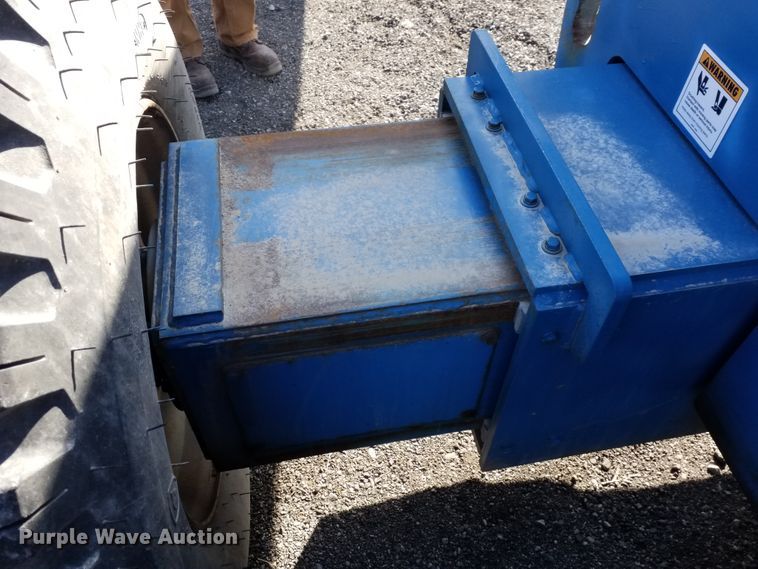 image for item IP9090 2002 Genie S-85  boom lift