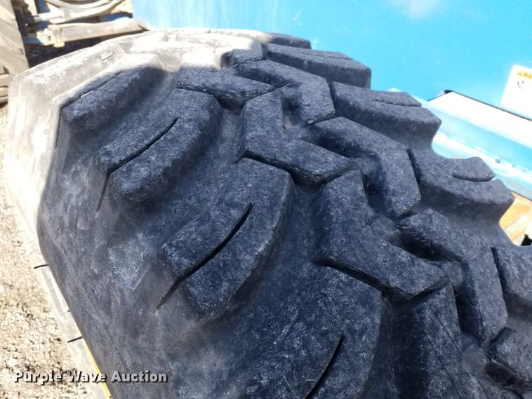 image for item IP9090 2002 Genie S-85  boom lift