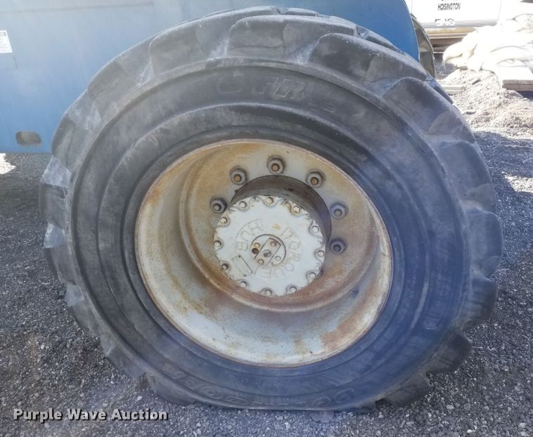 image for item IP9090 2002 Genie S-85  boom lift